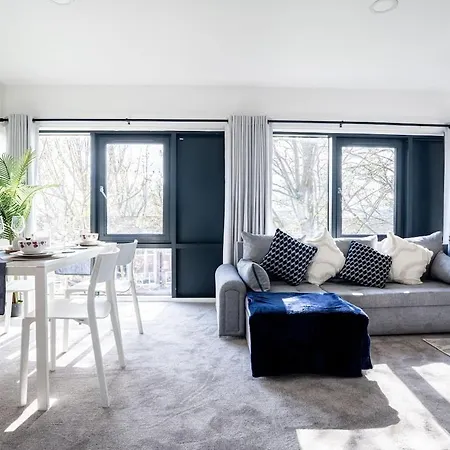Apartment Luxury - Free Parking -sleeps 12 Leeds (West Yorkshire)