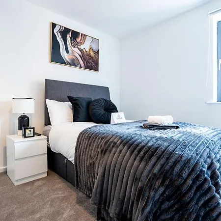Luxury - Free Parking -sleeps 12 Leeds (West Yorkshire)
