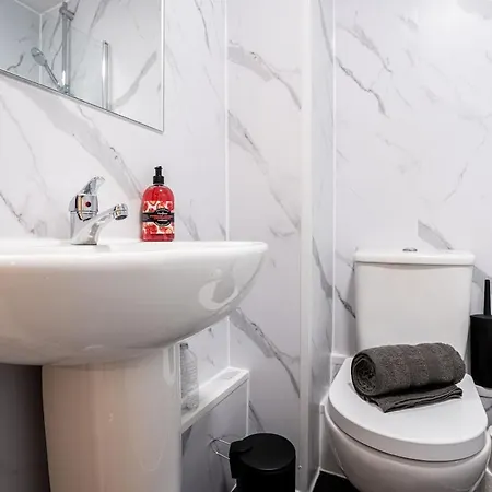 Luxury - Free Parking -sleeps 12 Apartment Leeds (West Yorkshire)