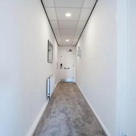 Luxury - Free Parking -sleeps 12 * Leeds (West Yorkshire)