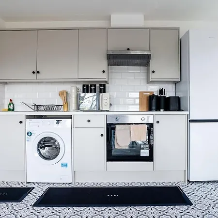 Luxury - Free Parking -sleeps 12 Apartment Leeds (West Yorkshire)